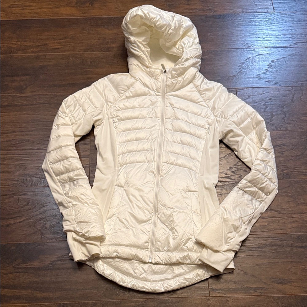 Lululemon Women's Cream Hooded Jacket
